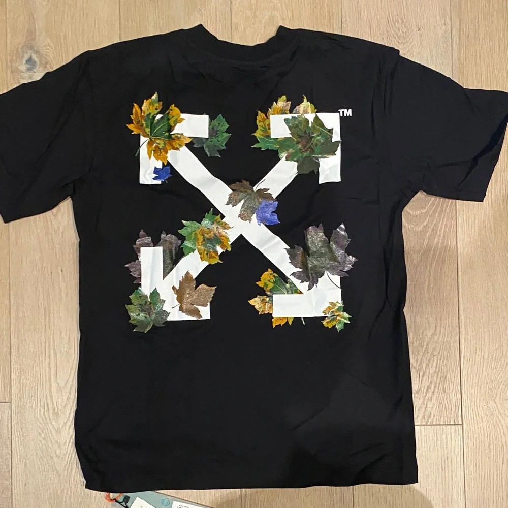 Off-White Black Tee with Colorful Graphic - Picture 4 of 4